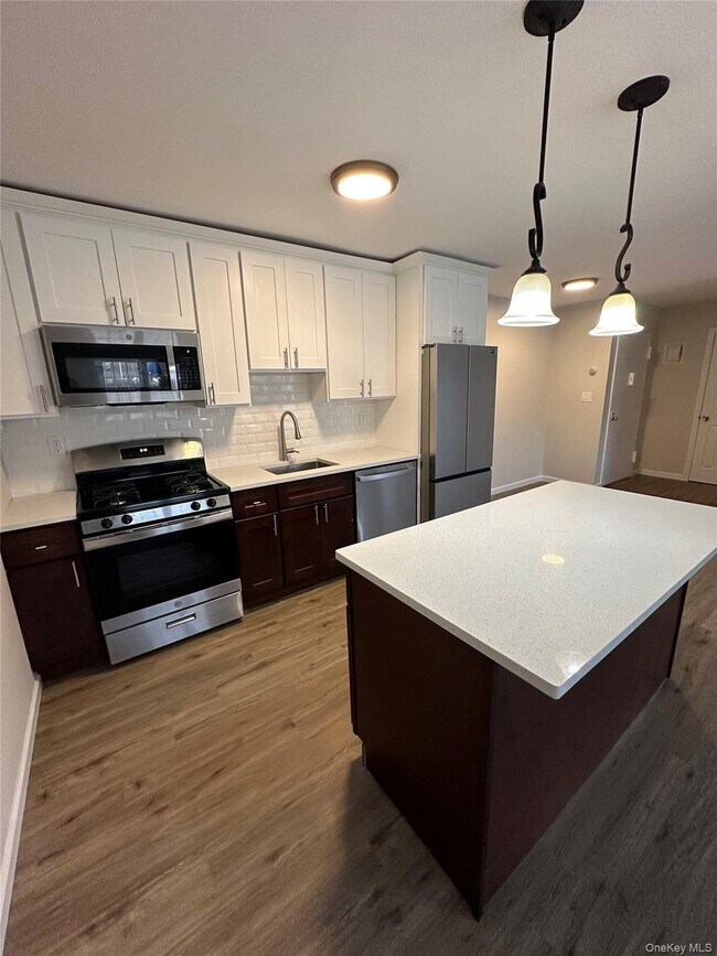 Foto del edificio - 460 Old Town Rd