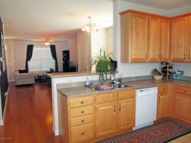 Foto del edificio - 252 Sheliah Court | 3 Bed 3.5 Bath W/ Fini...