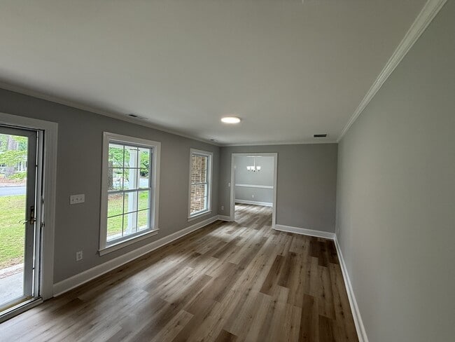 Building Photo - 117 Greenwood Dr