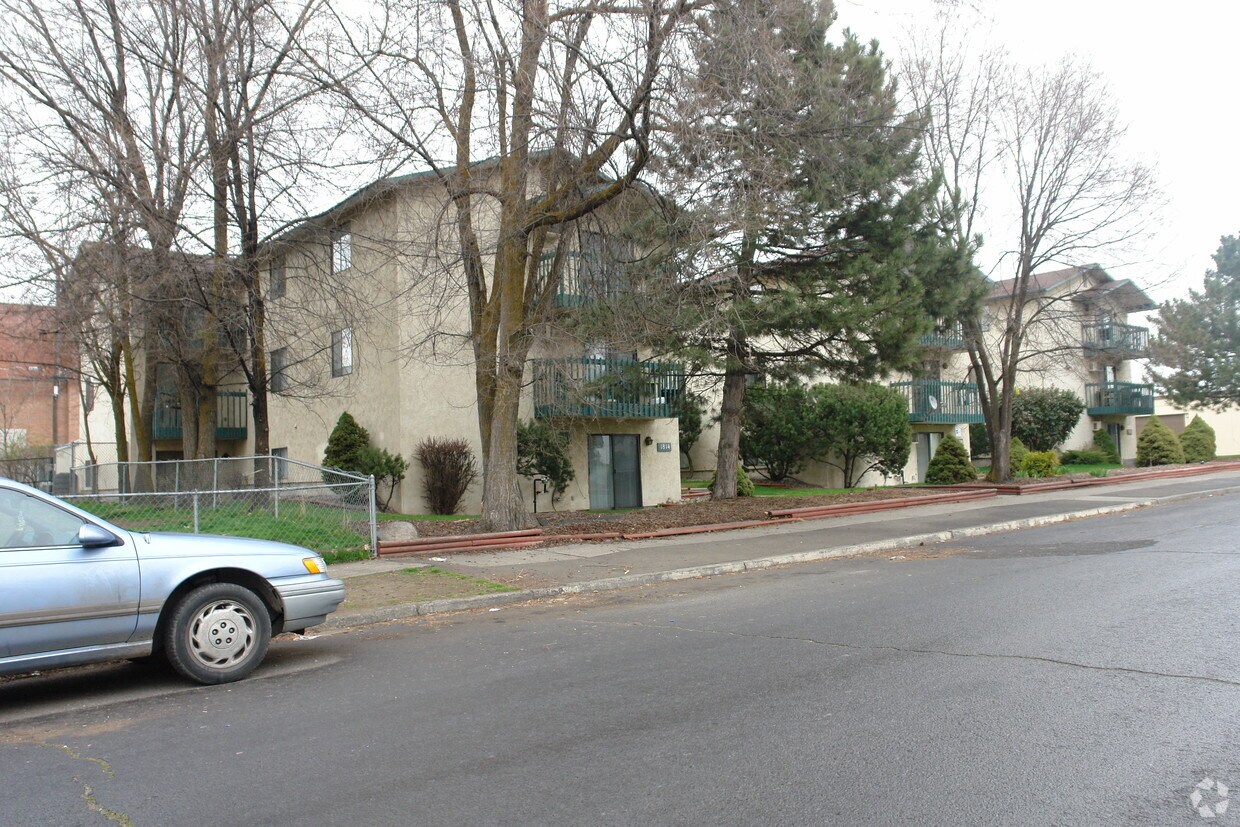 Building Photo - BRIARWOOD Apartments