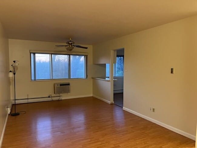 Building Photo - 1 Bed / 1 Bath – Updated 2nd Floor Apartment | Water, Sewer & Trash Included