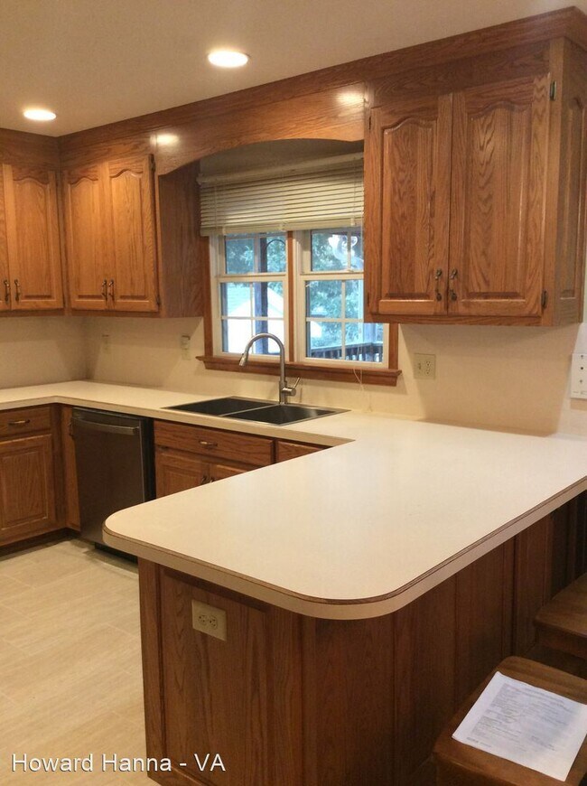 Building Photo - 3 br, 2.5 bath House - 6021 Tabiatha Lane