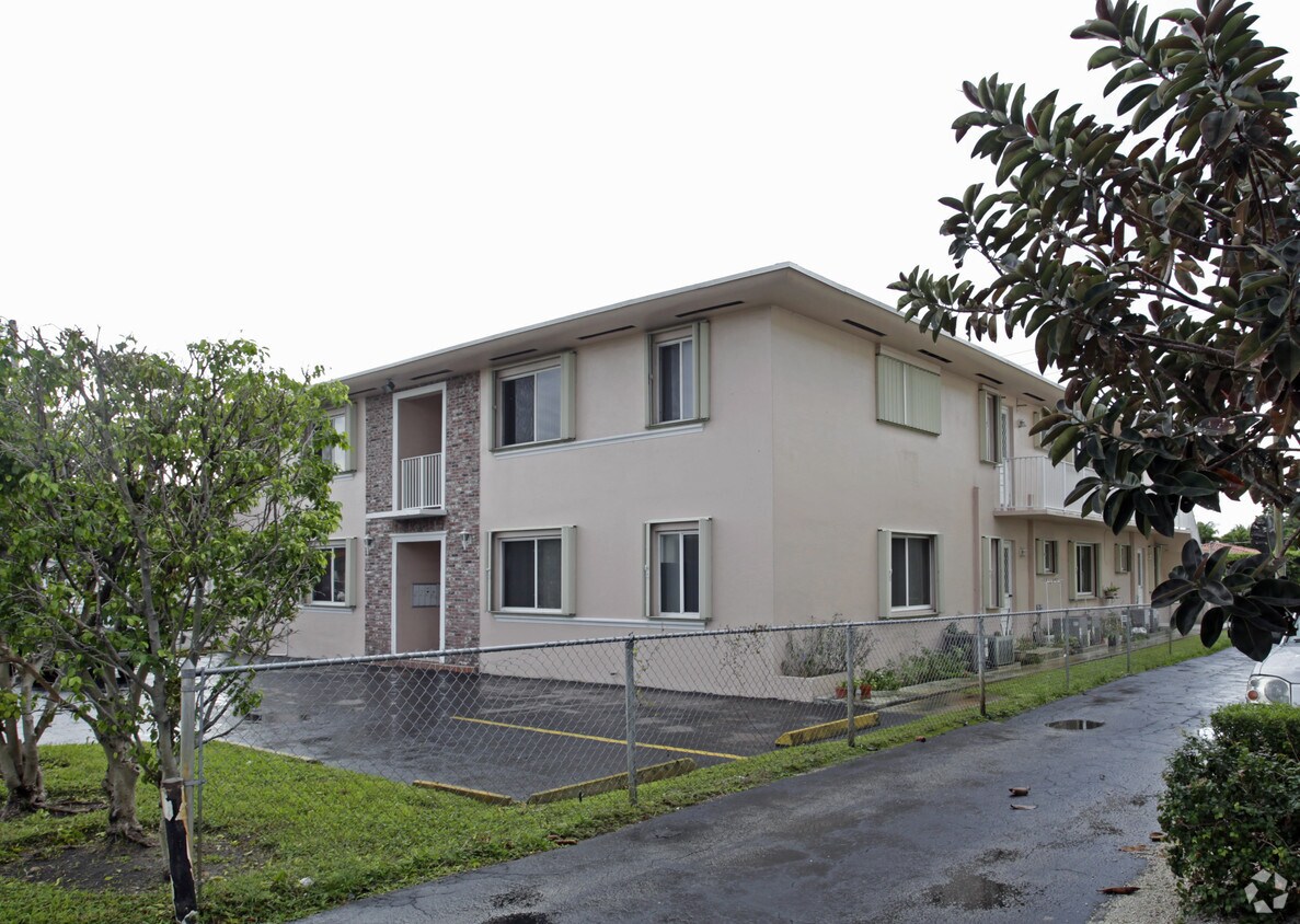 Primary Photo - 6000 W Flagler St