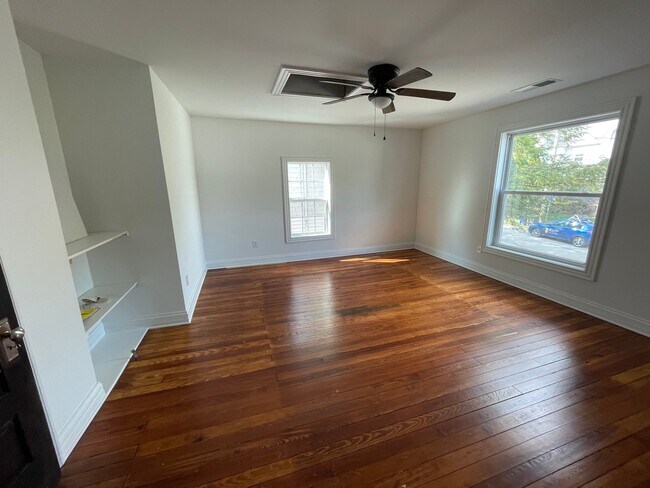 Foto del edificio - 112 W Hickman St
