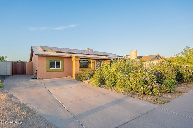 Building Photo - 1022 W Apollo Ave