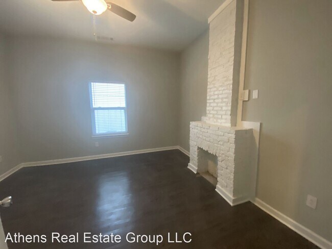 Building Photo - 4 br, 2 bath House - 290 South Rocksprings...