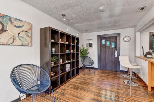 Building Photo - 2800 Forest Park Blvd