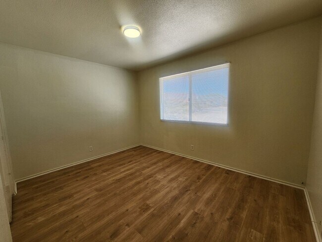 Building Photo - 6621 Palo Verde Ave