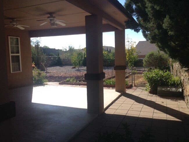 Foto del edificio - Nice Home for rent in great neighborhood
