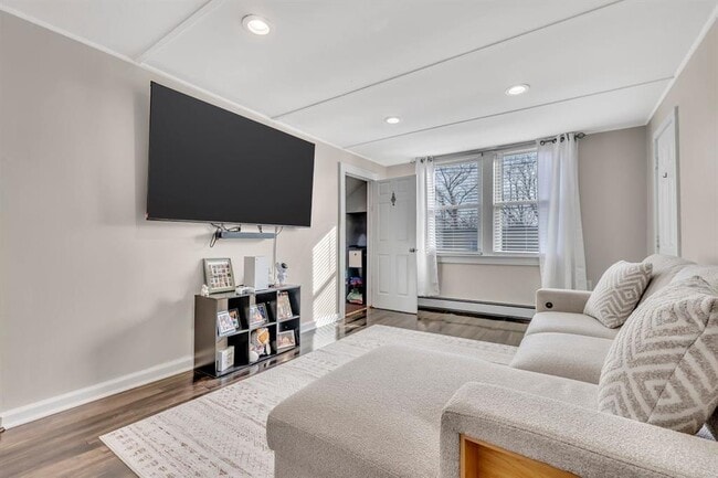 Building Photo - 64 Prairie Ave