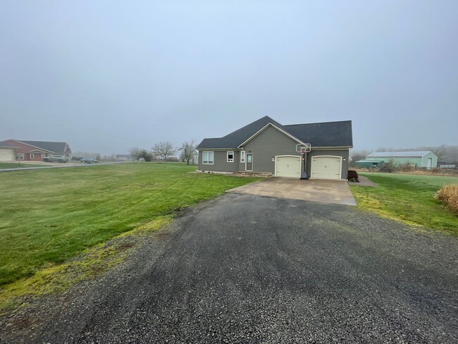 Building Photo - Gorgeous Custom Three Bedroom Home With An...