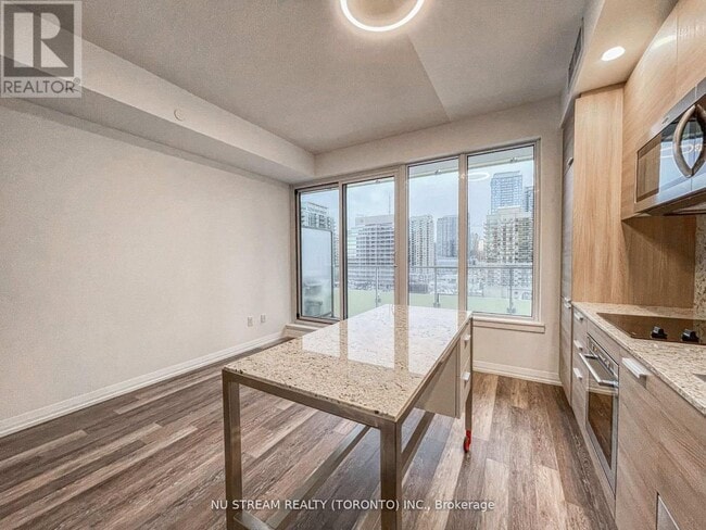 Building Photo - 75-975 Canterbury Pl