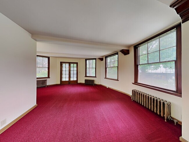 Foto del edificio - 852 N Summit Blvd