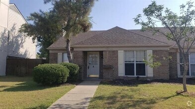 Building Photo - 2412 Country Hollow Ln