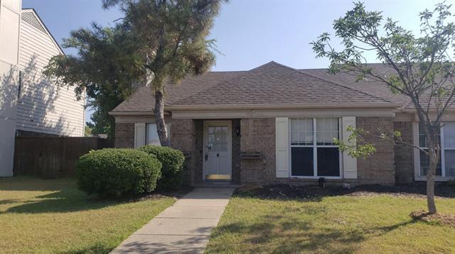 Primary Photo - 2412 Country Hollow Ln