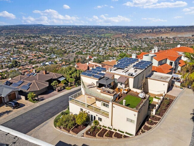 Building Photo - Custom Del Cerro Home with Views