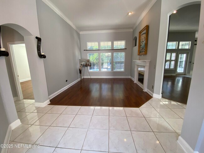 Foto del edificio - 7849 Rittenhouse Ln