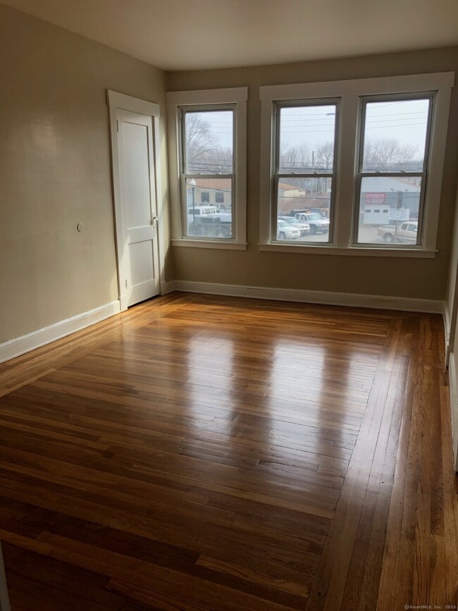 Building Photo - 1076 Dixwell Ave