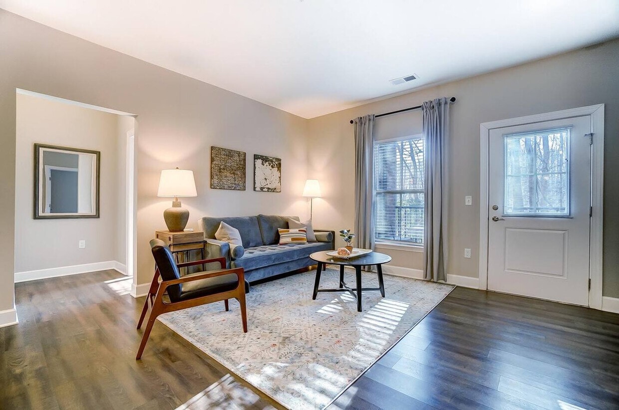 Foto principal - 740 Zumstein Ln