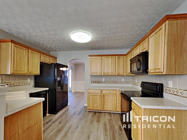 Foto del edificio - 317 Tall Woods Pl