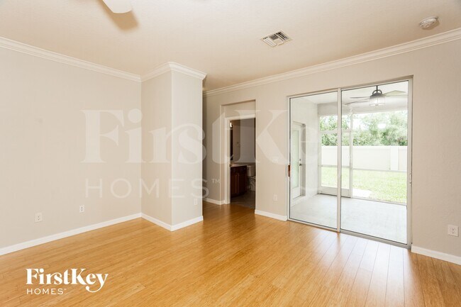 Foto del edificio - 5089 Grand Cypress Blvd