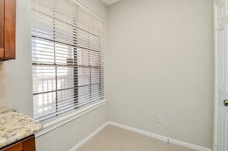 Building Photo - 2255 Braeswood Park Dr