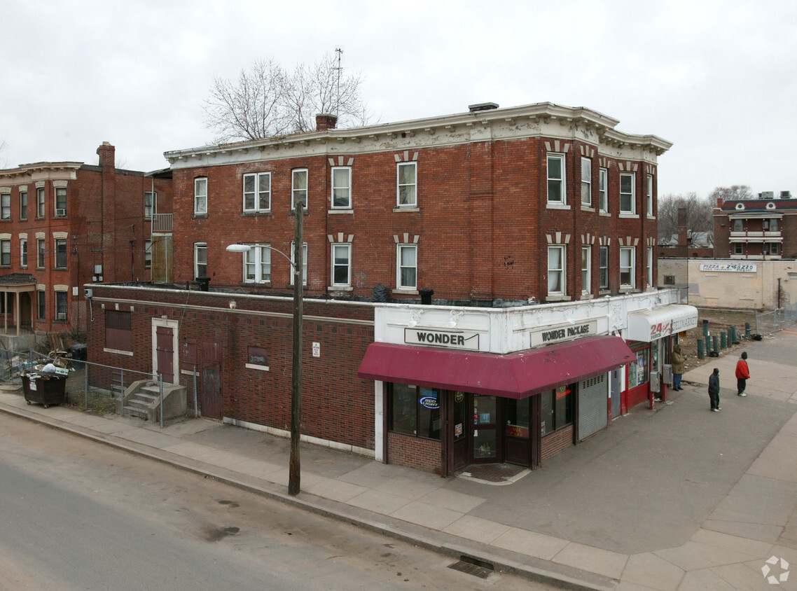 Building Photo - 481-485 Albany Ave