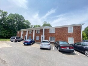 Building Photo - 117 Briarcliff Dr