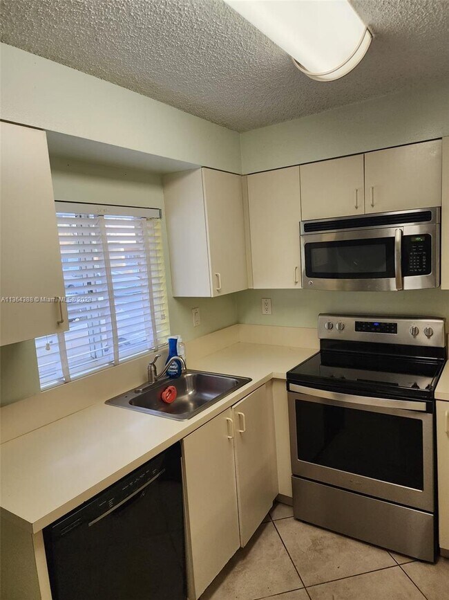 Foto del edificio - 14911 SW 82nd Terrace