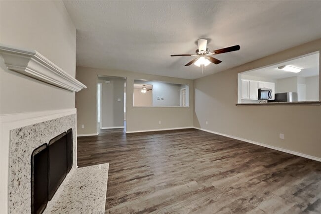 Building Photo - 29249 Legends Valley Dr