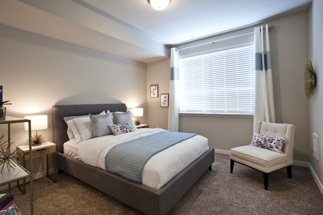 Building Photo - 575 on the Columbia