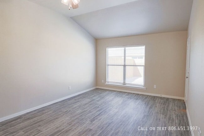Building Photo - 2107 N Avenue J
