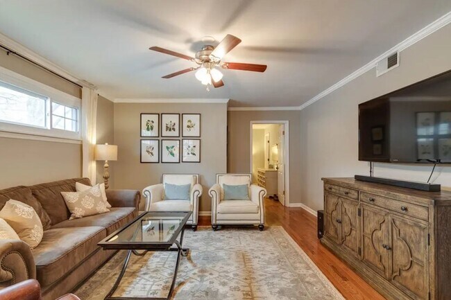 Foto del edificio - Updated 3-Bedroom Home in High Point Terrace – NOT FULLY FURNISHED