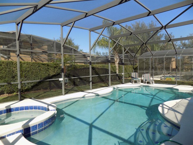 Building Photo - 1445 Silver Cove Dr
