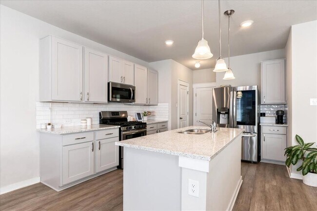 Building Photo - 17103 Crane Fly Dr