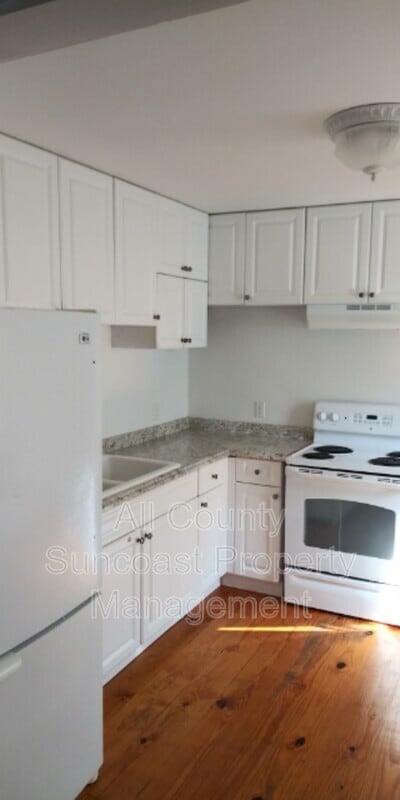 Building Photo - 866 53rd Ave N