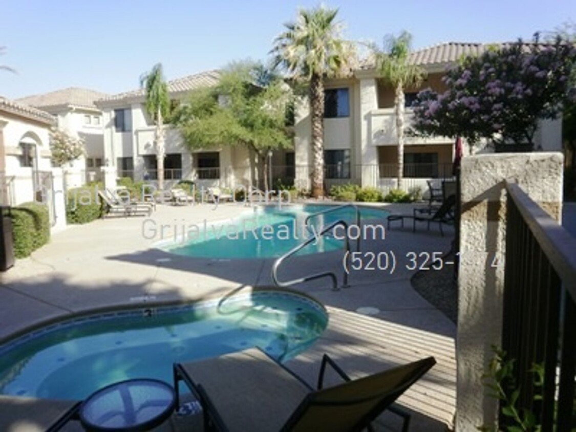 Foto principal - 2 Bed, 2 Bath Condo in Foothills Gated Com...