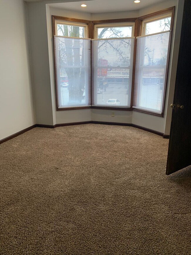 Foto del edificio - 2024 Broadway St