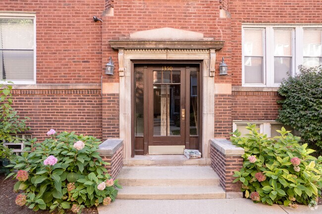 Entrance - 1342-1350 W Estes Ave