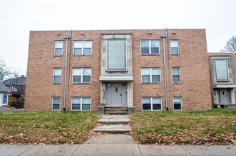 Building Photo - 140 E 19th St