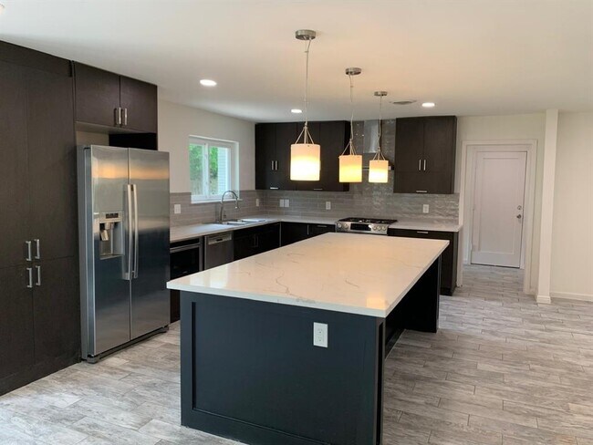 Foto del edificio - 7907 Braesview Ln