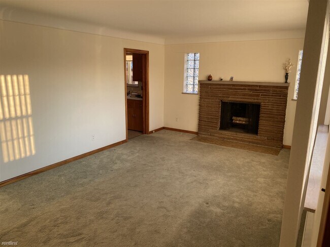 Foto del edificio - 3 br, 1 bath House - 4122 Devon Rd