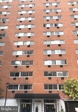 Building Photo - 2101-17 Chestnut St