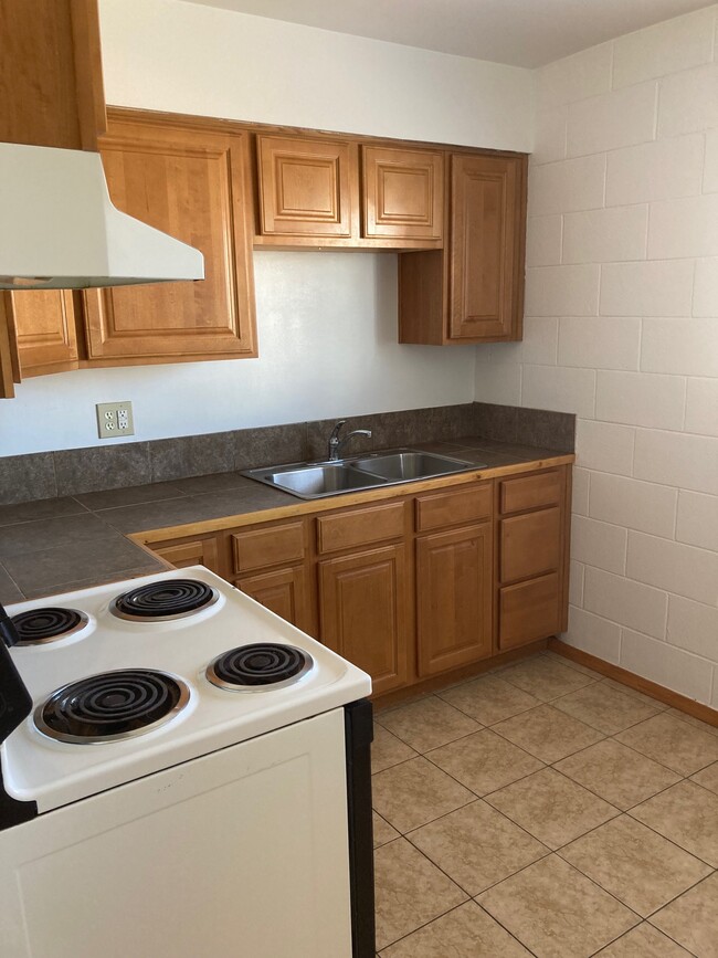 Kitchen - 501 Mesilla St SE