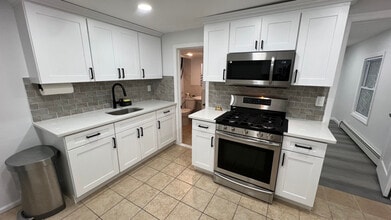 Building Photo - 151 Suydam St Building Photo - 151 Suydam St