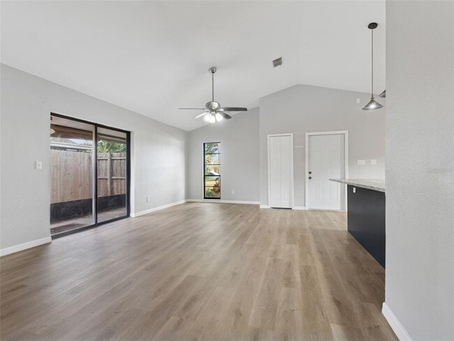 Foto del edificio - 766 91st Ave N