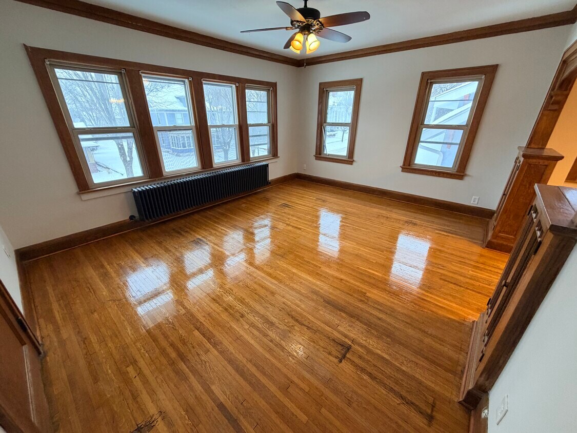 Foto principal - 808 Dayton Ave