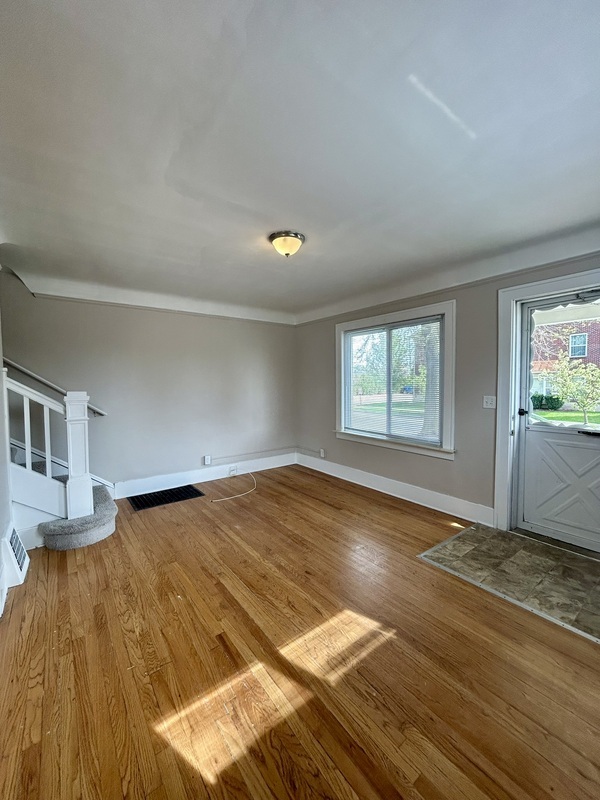 Building Photo - 162 Labadie St