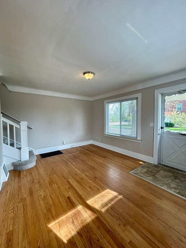 Foto del edificio - 162 Labadie St