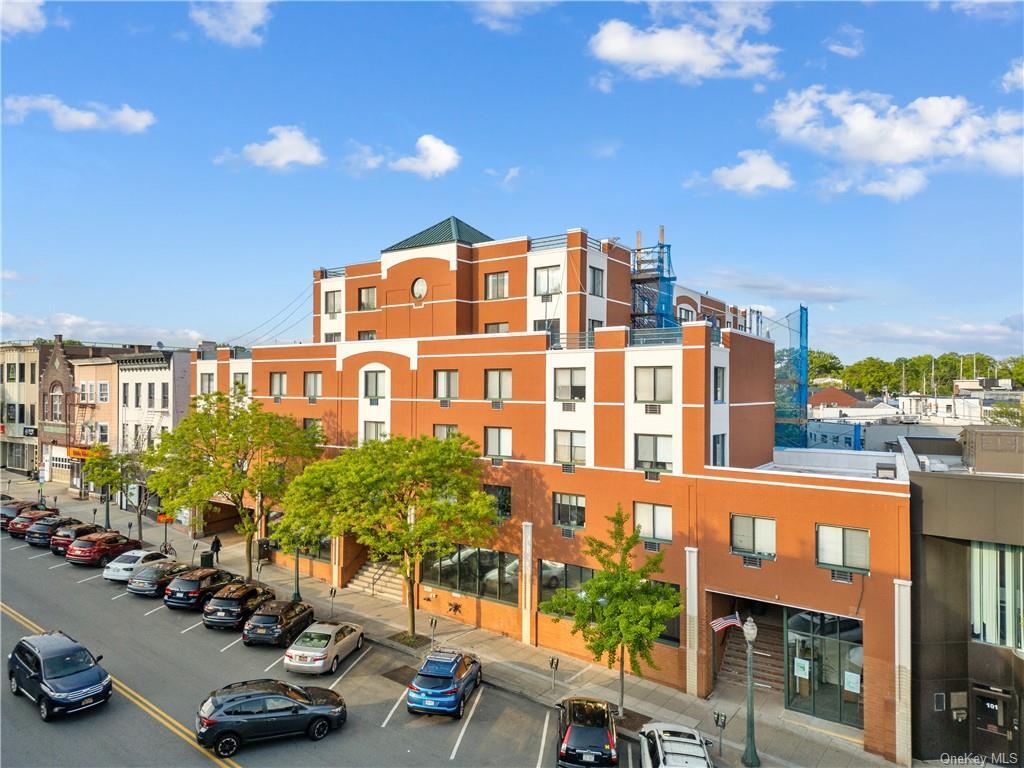 Primary Photo - 123 Mamaroneck Ave